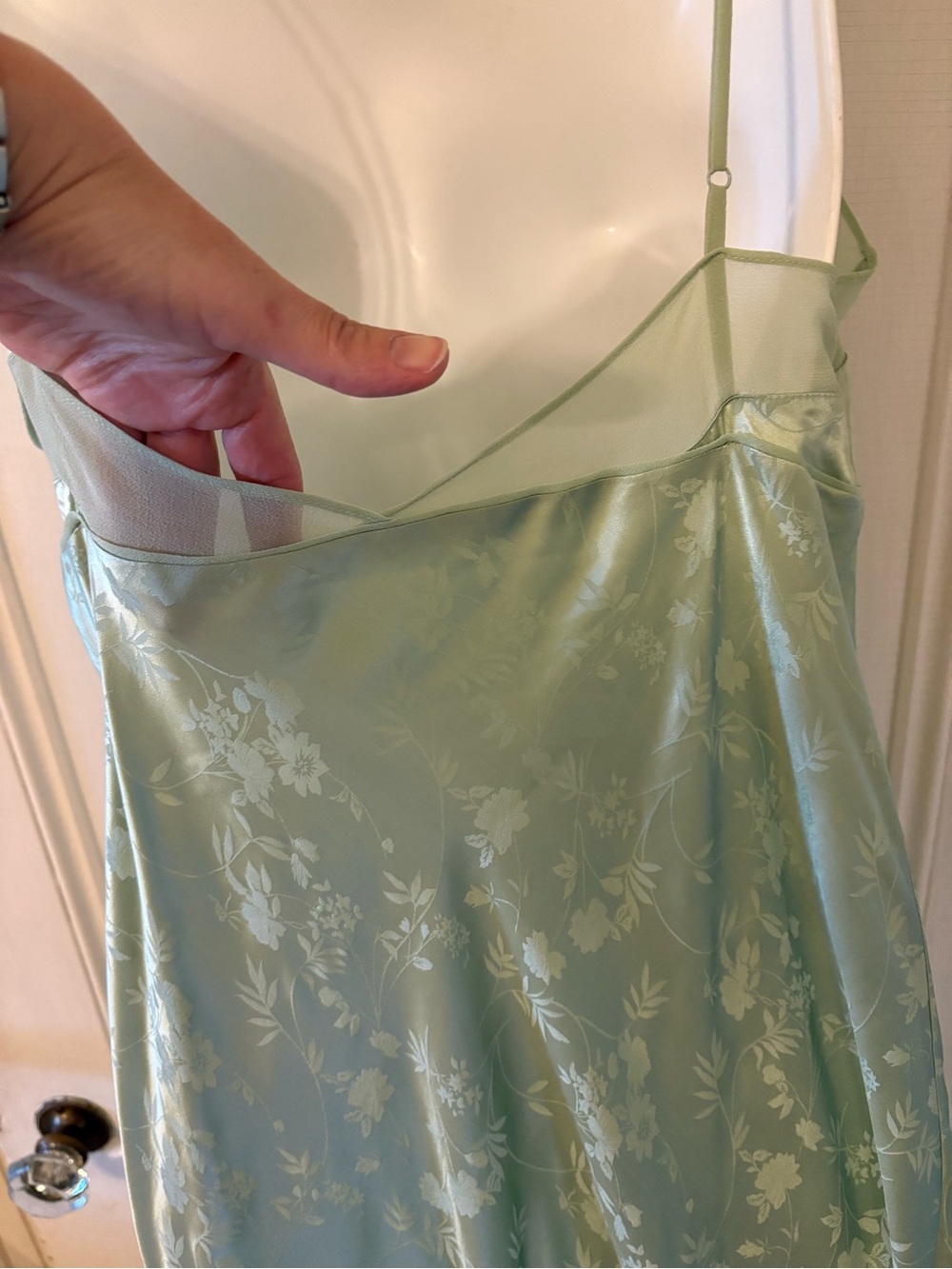 100% Silk bias cut full length nightgown small vintage but like new! - Picture 6 of 10